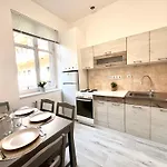 Cozy Convenient Center Daire Budapeşte
