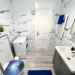 Cozy Convenient Center Daire *